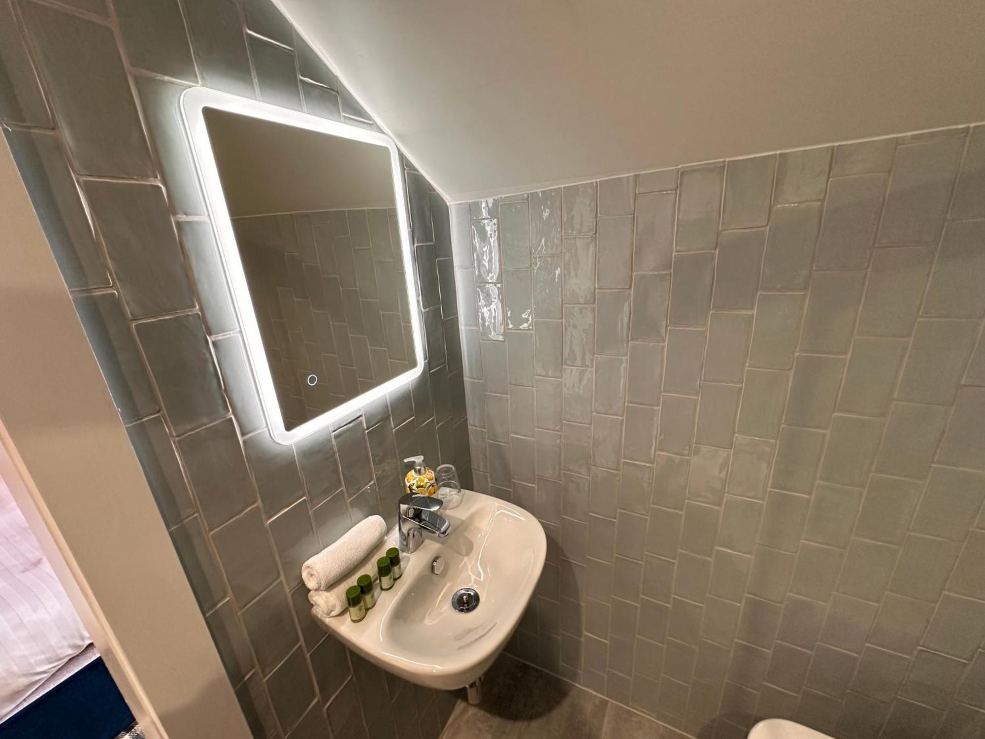 The Valentine - Townhouse Hotel (Adults Only) เอดินบะระ ภายนอก รูปภาพ